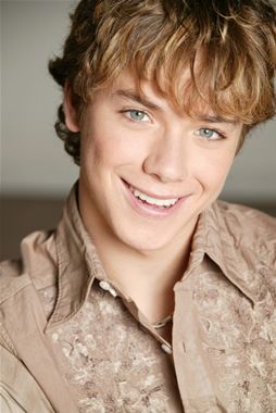 Jeremy Sumpter (9).jpg