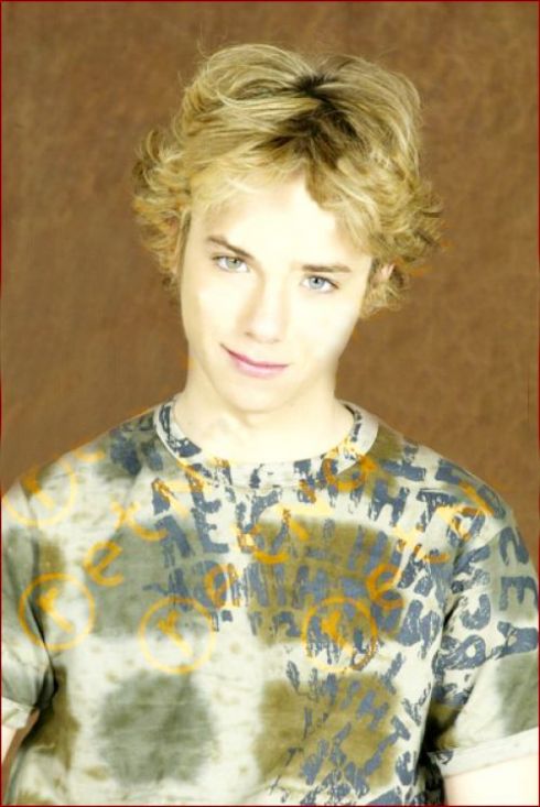 Jeremy Sumpter (17).jpg